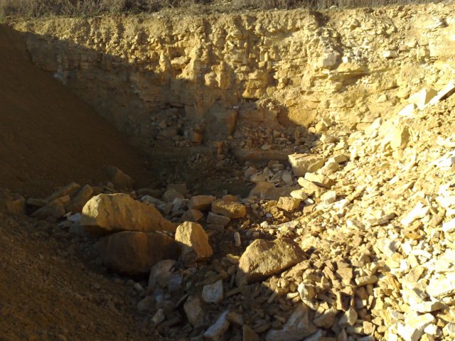 collywestonquarry15110745.jpg