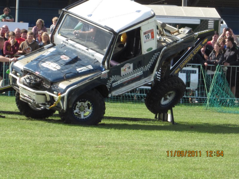 twist_off_lro_peterborough_2011_xtremelandyco25.jpg