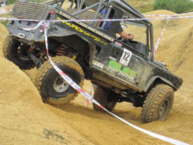 xtremelandycoukch4x4round519092010tixover145.jpg