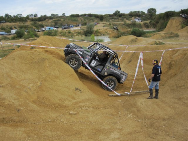 xtremelandycoukch4x4round519092010tixover47.jpg
