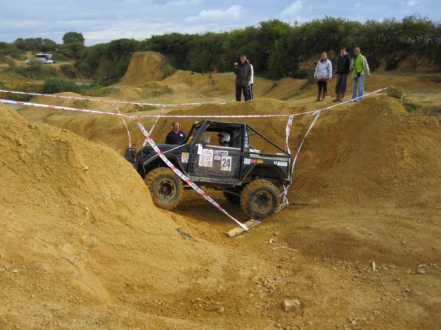 xtremelandycoukch4x4round519092010tixover58.jpg
